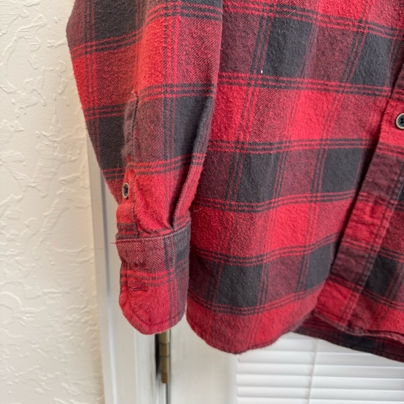 Red & Black Plaid Flannel Shirt - Picture 2 of 8